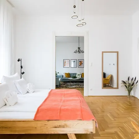 Captain Buda Budapeşte