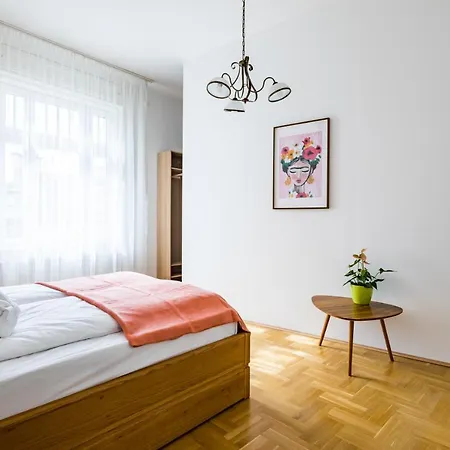 Captain Buda Apartment